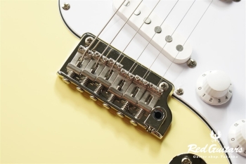 SE Silver Sky - Moon White